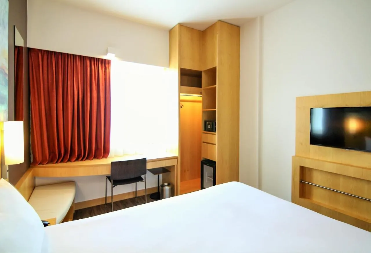 Ibis One Central - World Trade Centre Dubai 3*,  United Arab Emirates