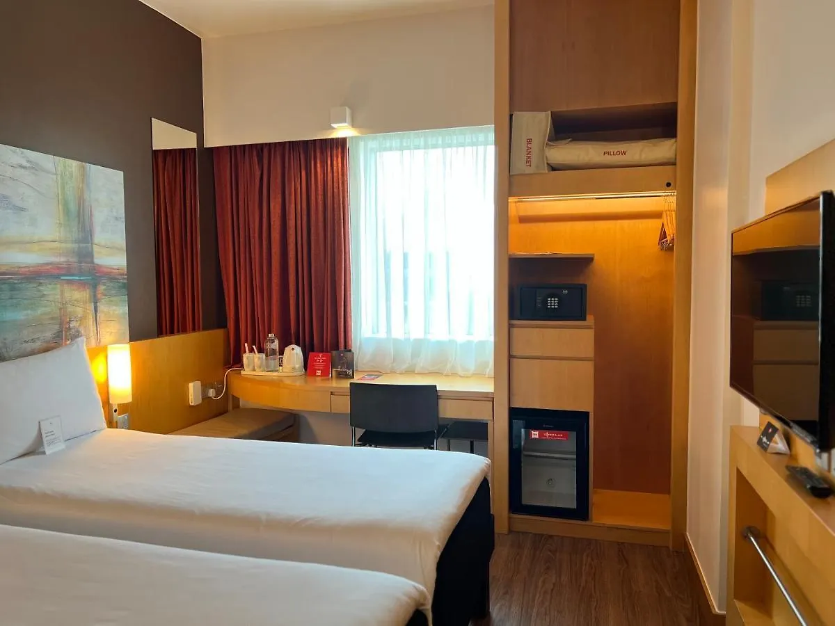 Ibis One Central - World Trade Centre Dubai 3*,